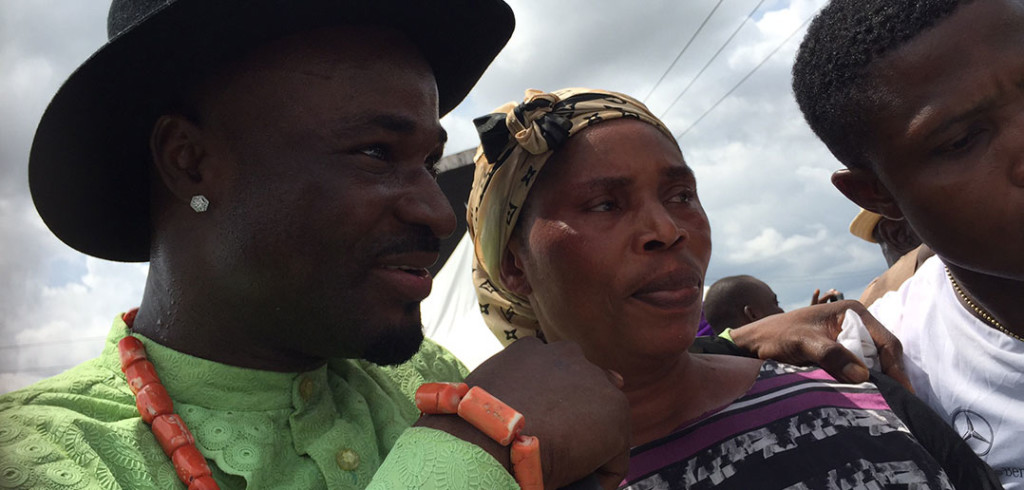 Family Reconcile Singer, Harrysong And Step Mother At Father’s Burial harrysong
