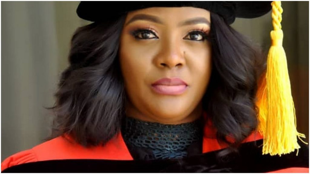 Virginity at 39, is it pride or stinginess? — Comedianne, Helen Paul