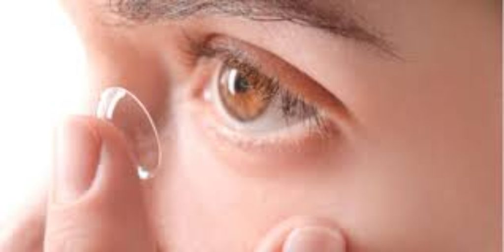 5 Side Effects Of Wearing Contact Lenses