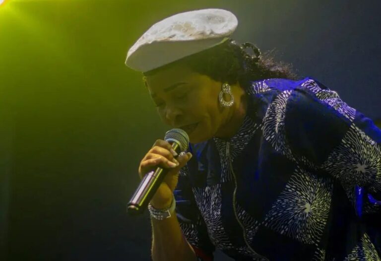Gospel singer, Tope Alabi eulogises late Queen Elizabeth II