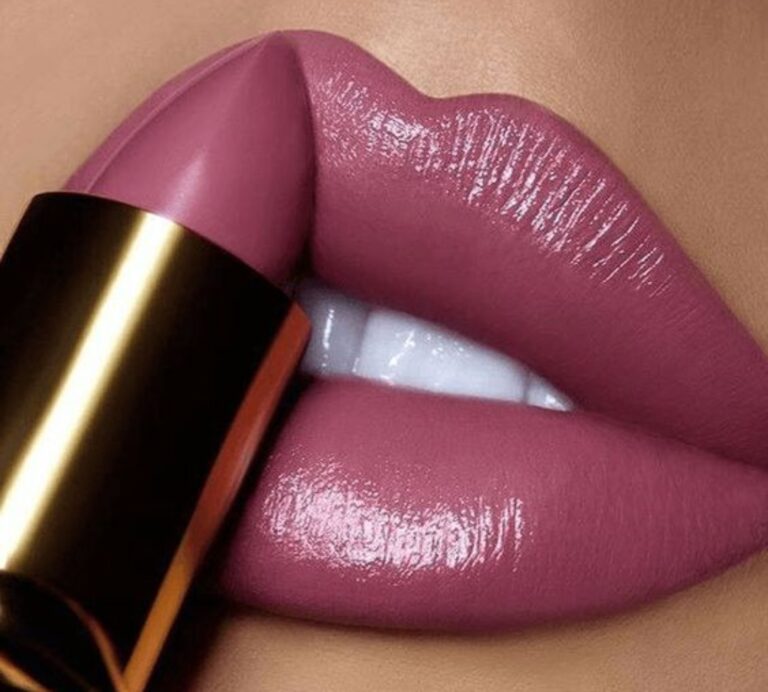 How to get the right lip pout