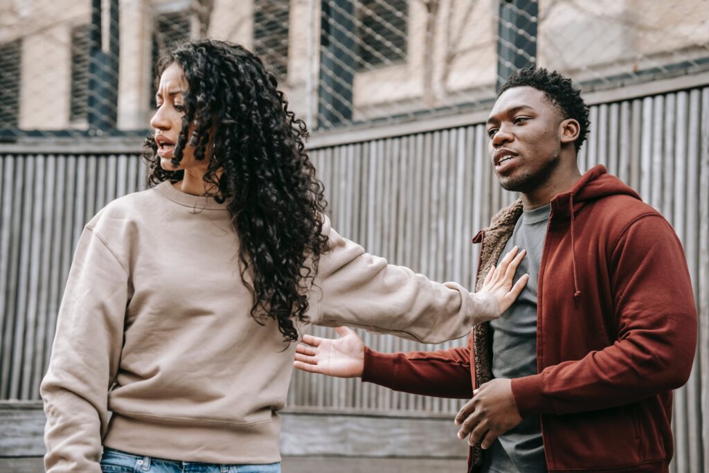 5 body language signs that point to break up