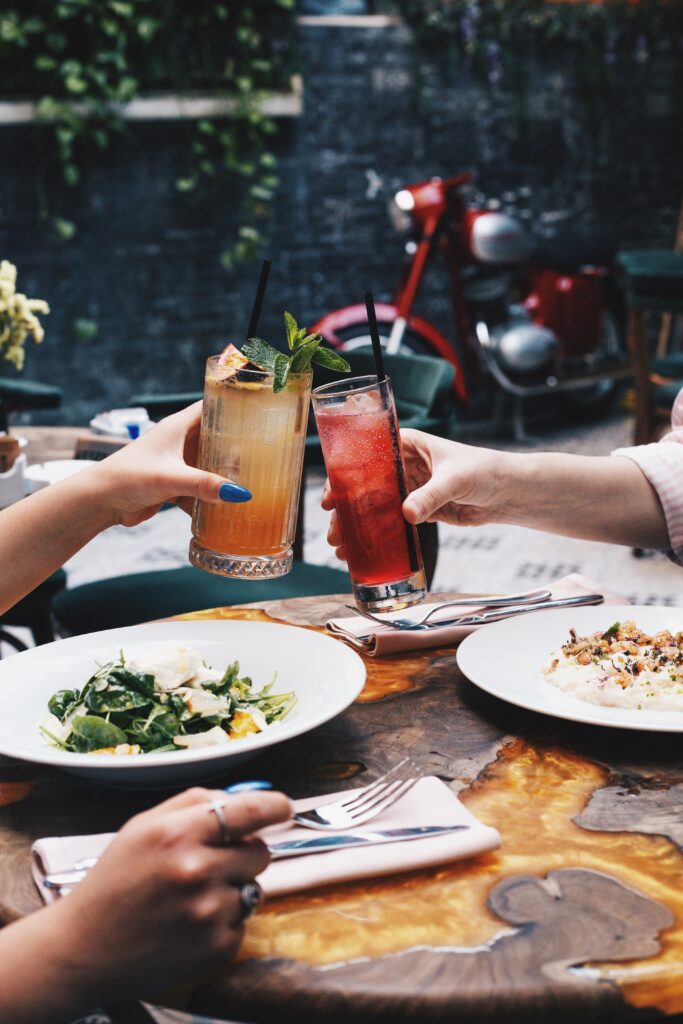 #MenLifestyle: A guide to restaurant etiquette for the modern man