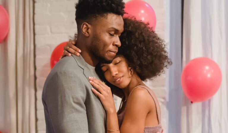 #MenLifestyle: 13 questions to ask to know if she likes you