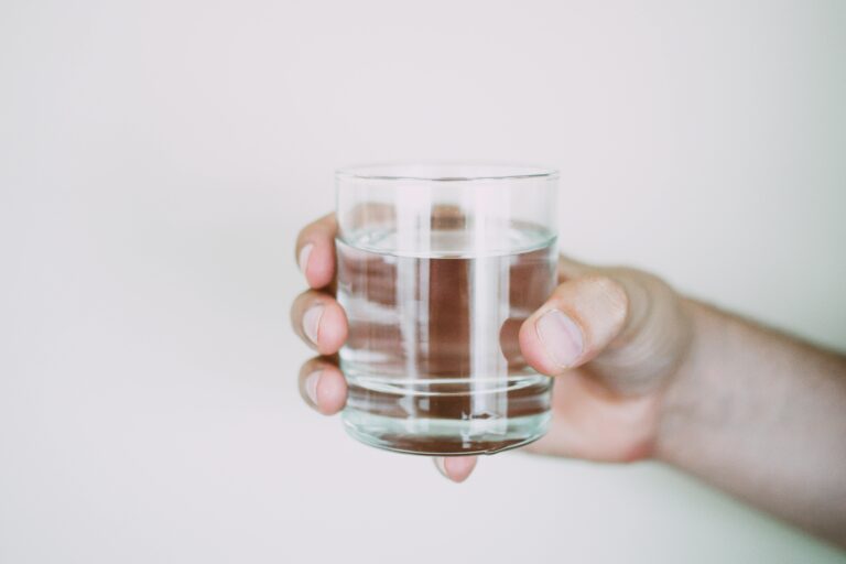 5 signs that you might not be drinking enough water