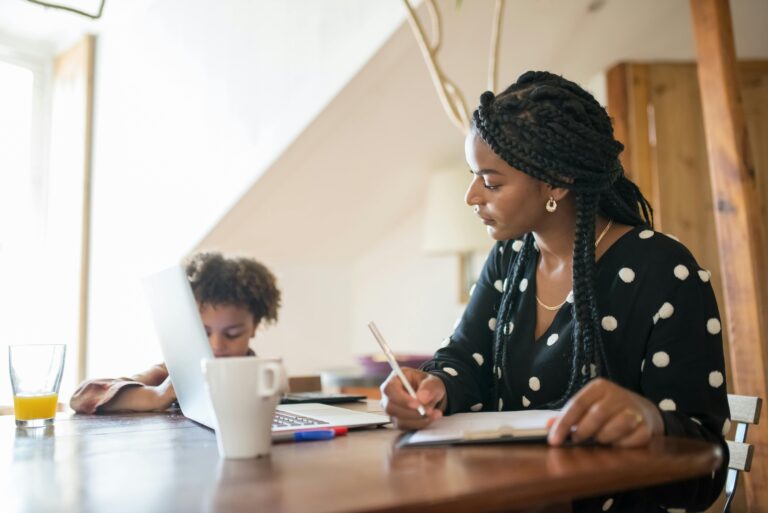 Smart financial strategies for working moms